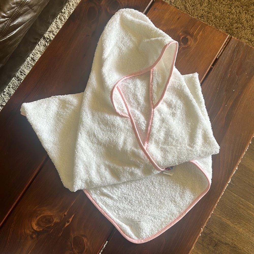 NWOT. Never used hooded newborn towel.